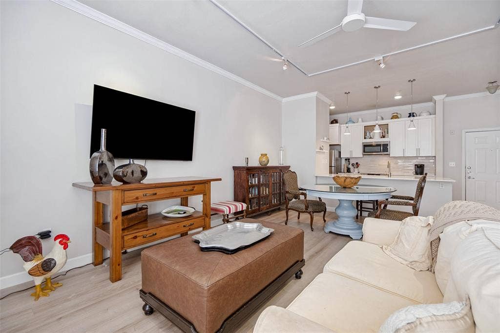 2305 Worthington Street, #104, Dallas, TX 75204 Generous sized living room area with great flooring!