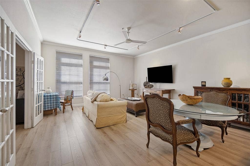 2305 Worthington Street, #104, Dallas, TX 75204 Tons of natural light - open floor plan