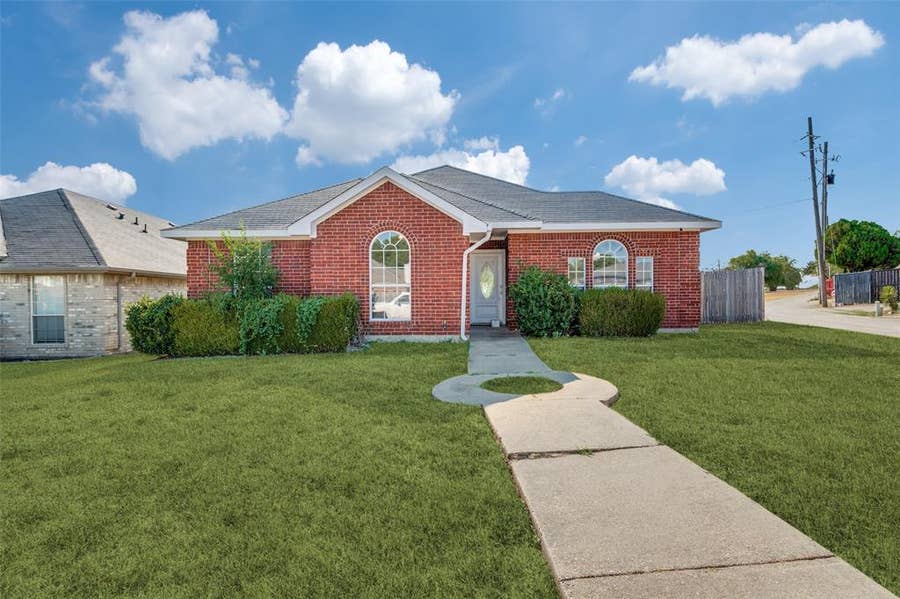 Property photo for 1042 Westover Drive, Lancaster, TX