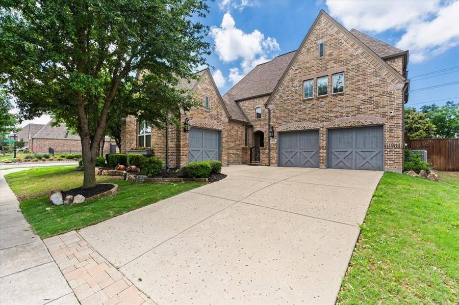 Property photo for 10769 Kingsford Lane, Frisco, TX