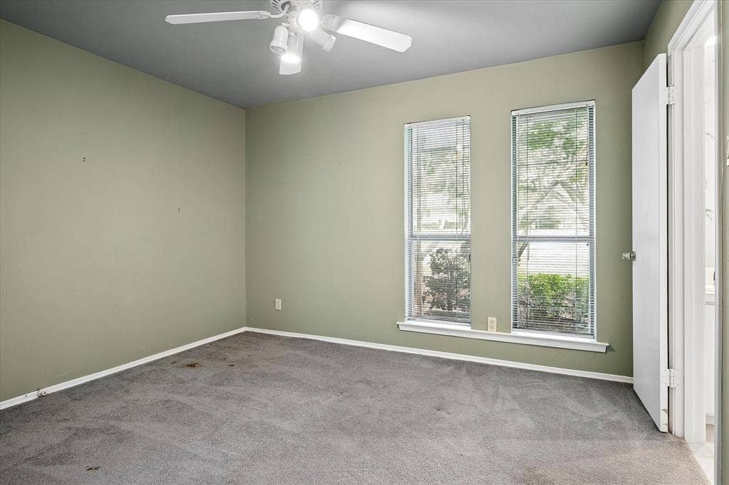 4108 Myerwood Lane, Dallas, TX 75244 Bedroom shares a convenient Jack-and-Jill bathroom with the adjoining bedroom.
