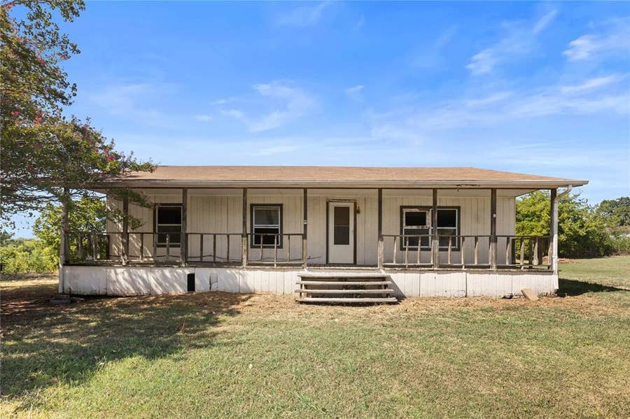 Property photo for 1901 E Texas Street, Denison, TX