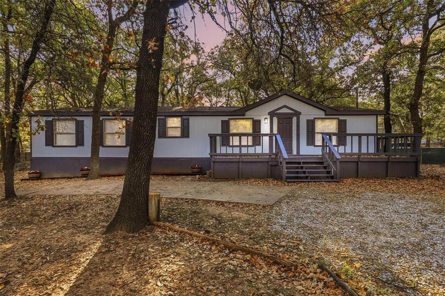 Property photo for 4631 Lyndi Lane, Granbury, TX