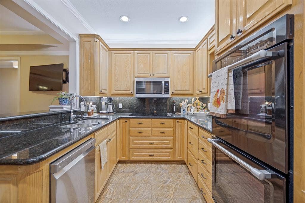 6324 Bandera Avenue, #B, Dallas, TX 75225 6324 Bandera Avenue, #B, Dallas, TX 75225