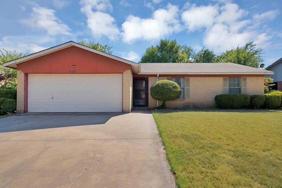 Property photo for 520 Guadalupe Drive, Saginaw, TX