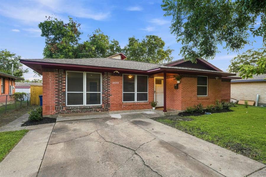Property photo for 2633 Inadale Avenue, Dallas, TX