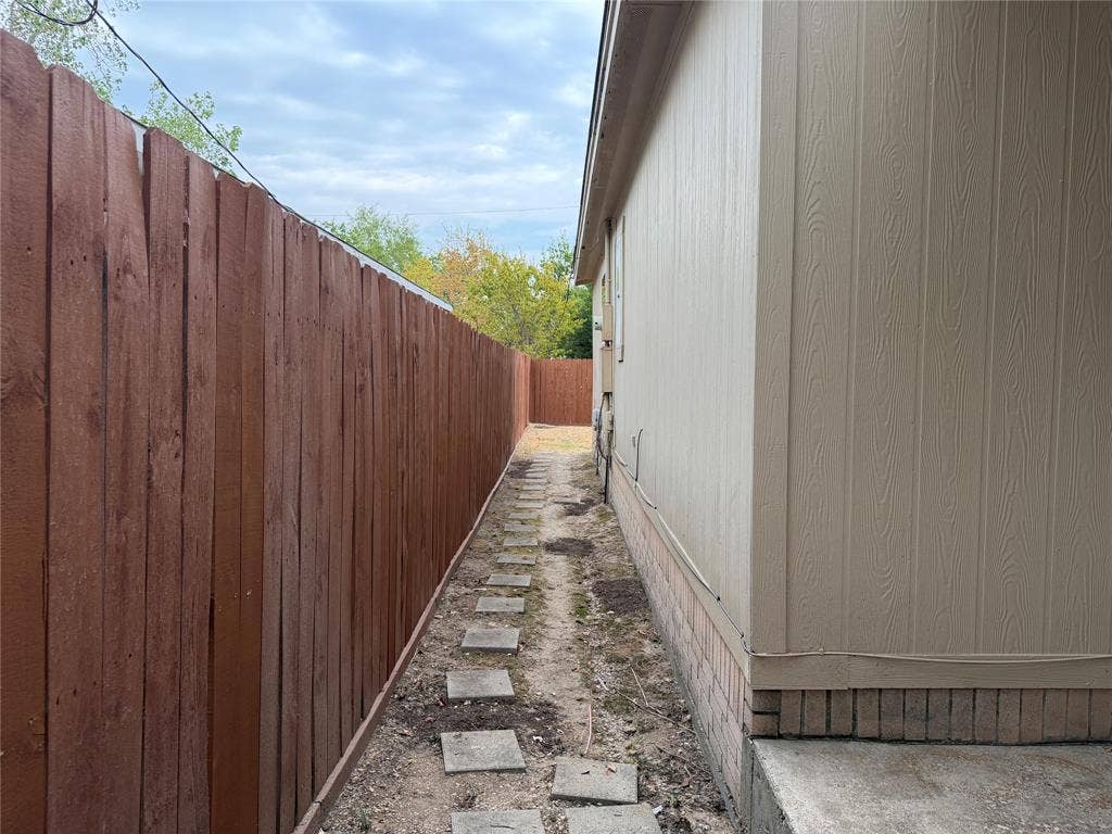 13755 Biggs Street, Dallas, TX 75253 13755 Biggs Street, Dallas, TX 75253