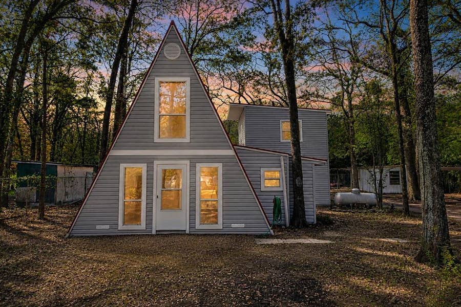 Property photo for 1921 Lone Eagle Drive, West Tawakoni, TX