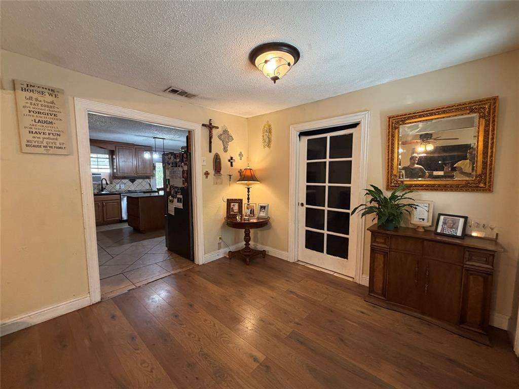 1333 Springlake Drive, Dallas, TX 75217 1333 Springlake Drive, Dallas, TX 75217