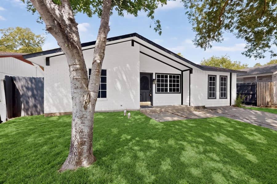 Property photo for 2441 Lakeshore Drive, Grand Prairie, TX