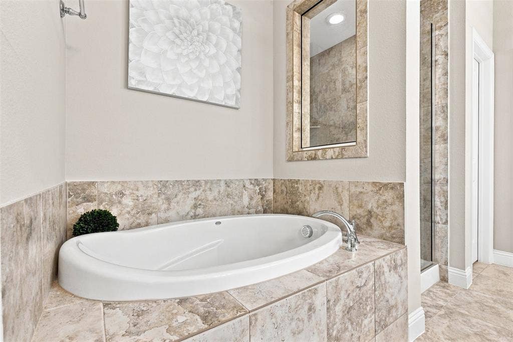 400 Village Creek Drive, McKinney, TX 75071 400 Village Creek Drive, McKinney, TX 75071
