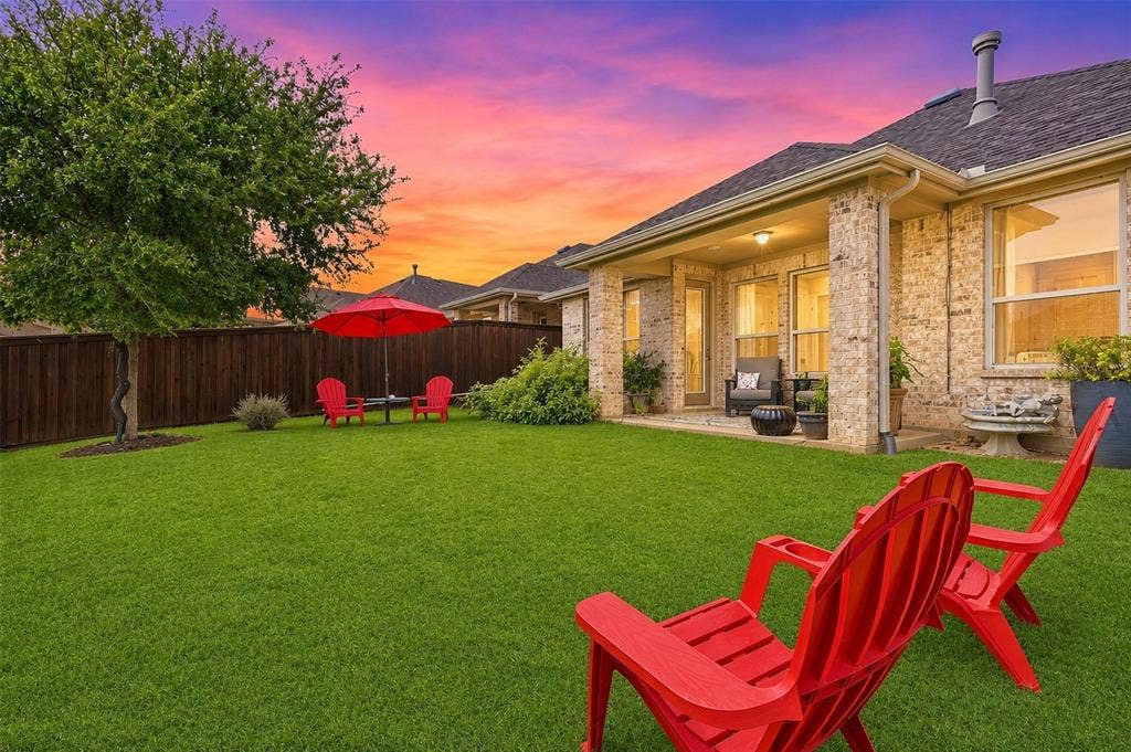 400 Village Creek Drive, McKinney, TX 75071 Sunset time!