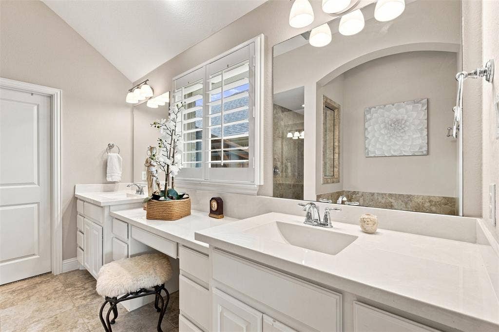 400 Village Creek Drive, McKinney, TX 75071 400 Village Creek Drive, McKinney, TX 75071