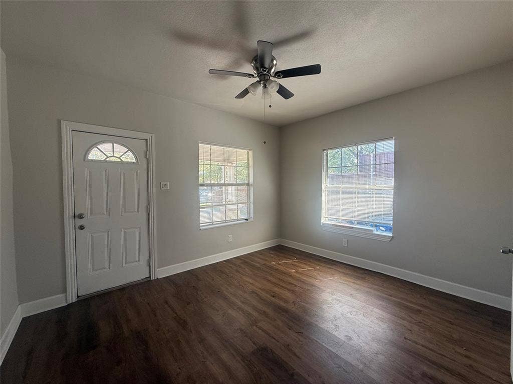 801 Mount Auburn Avenue, Dallas, TX 75223