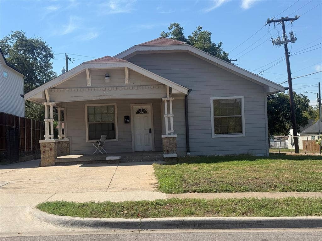 801 Mount Auburn Avenue, Dallas, TX 75223