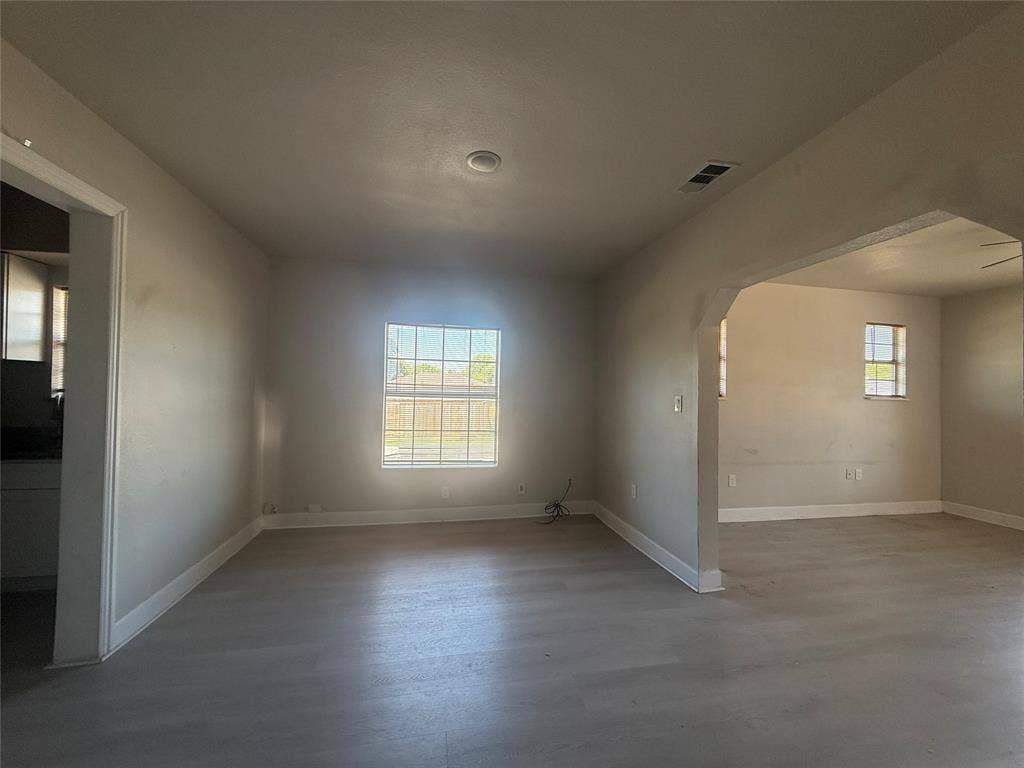 801 Mount Auburn Avenue, Dallas, TX 75223
