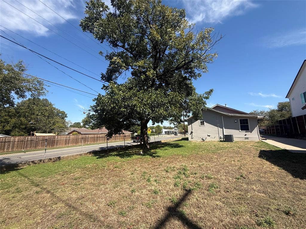 801 Mount Auburn Avenue, Dallas, TX 75223