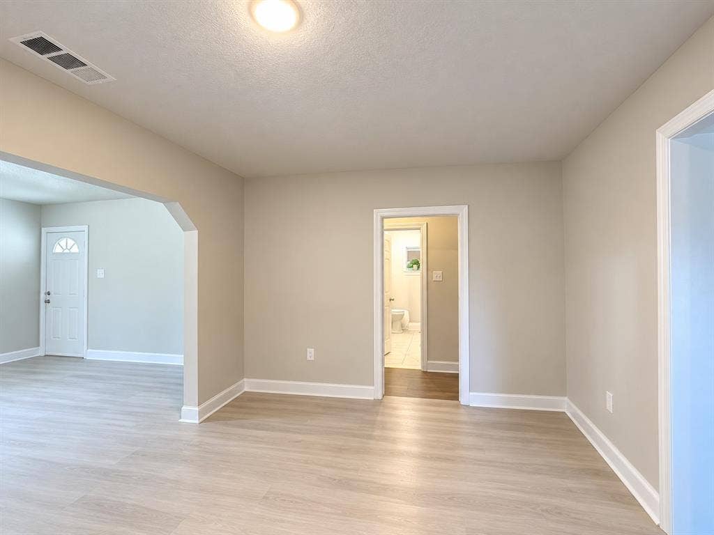 801 Mount Auburn Avenue, Dallas, TX 75223
