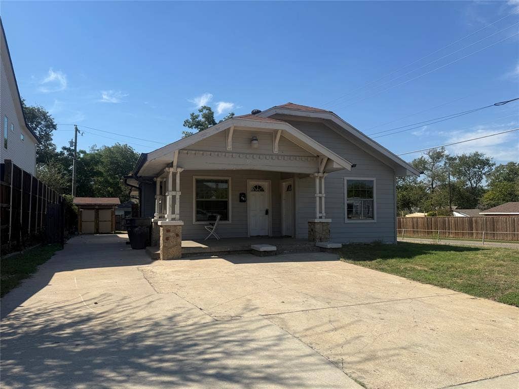 801 Mount Auburn Avenue, Dallas, TX 75223