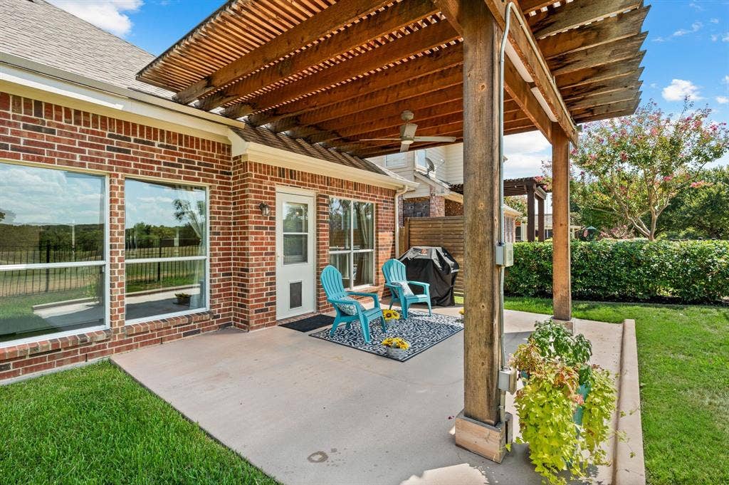 2404 Watercrest Drive, Keller, TX 76248 Perfect spot for your morning coffee or evening beverage of choice!