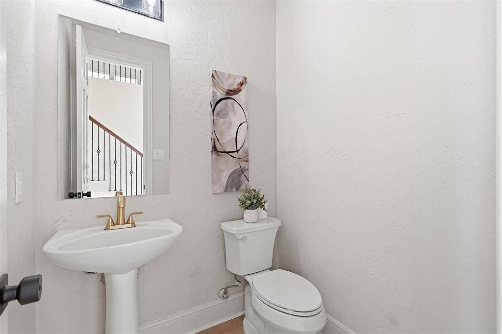 1315 Valley Vista Drive, Irving, TX 75063 1315 Valley Vista Drive, Irving, TX 75063