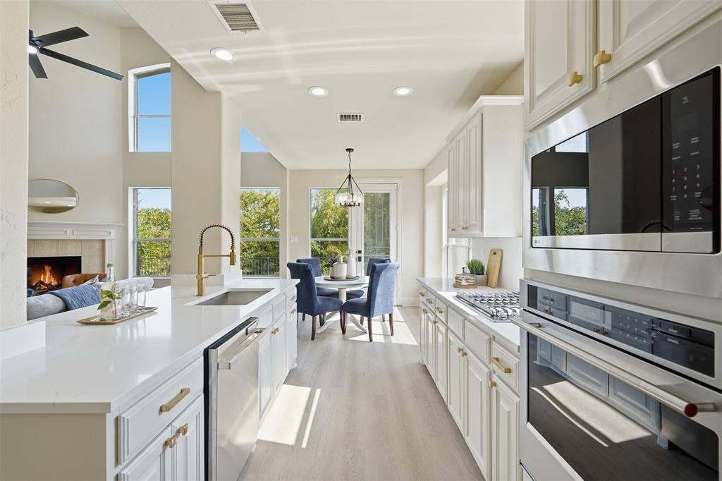 1315 Valley Vista Drive, Irving, TX 75063 1315 Valley Vista Drive, Irving, TX 75063
