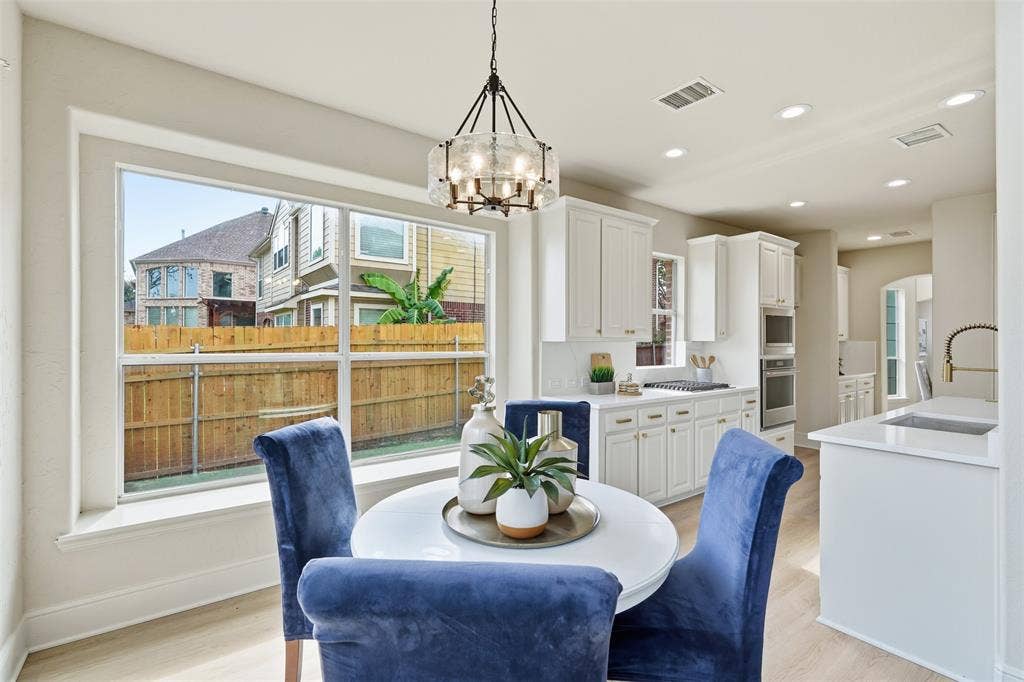 1315 Valley Vista Drive, Irving, TX 75063 1315 Valley Vista Drive, Irving, TX 75063
