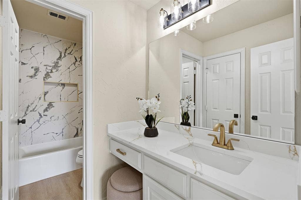1315 Valley Vista Drive, Irving, TX 75063 1315 Valley Vista Drive, Irving, TX 75063