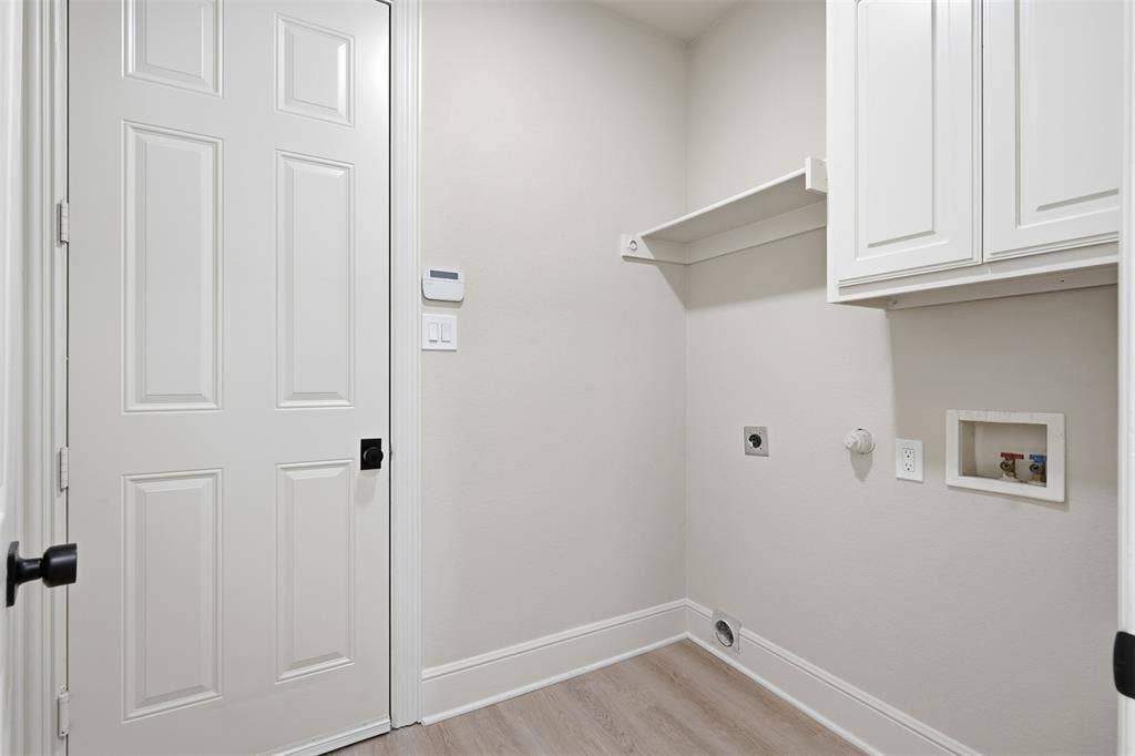 1315 Valley Vista Drive, Irving, TX 75063 1315 Valley Vista Drive, Irving, TX 75063