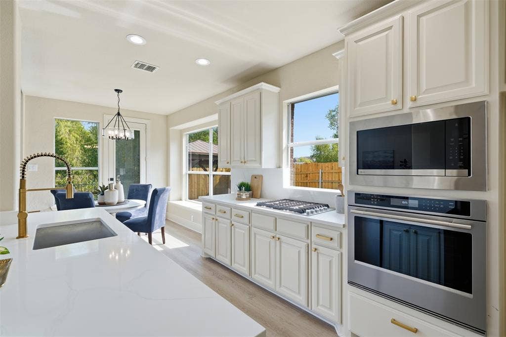 1315 Valley Vista Drive, Irving, TX 75063 1315 Valley Vista Drive, Irving, TX 75063