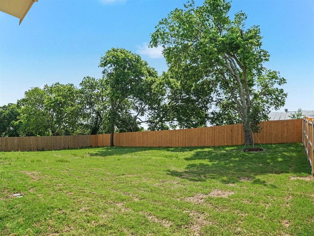 706 Alaina Drive, DeSoto, TX 75115