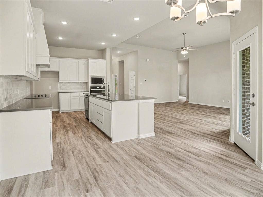 706 Alaina Drive, DeSoto, TX 75115