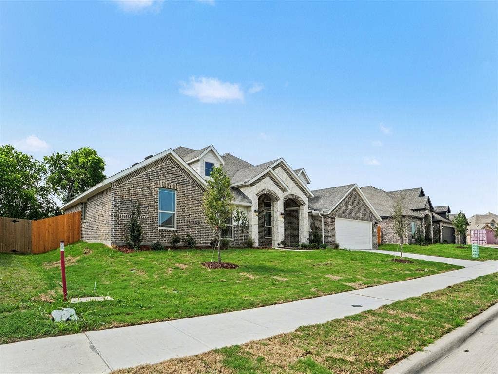 706 Alaina Drive, DeSoto, TX 75115