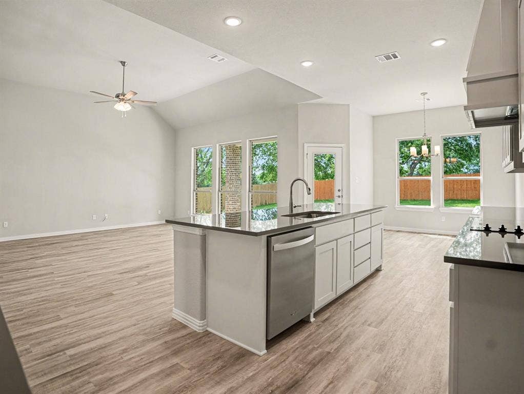 706 Alaina Drive, DeSoto, TX 75115