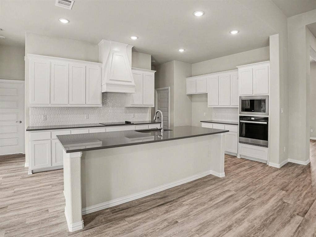 706 Alaina Drive, DeSoto, TX 75115