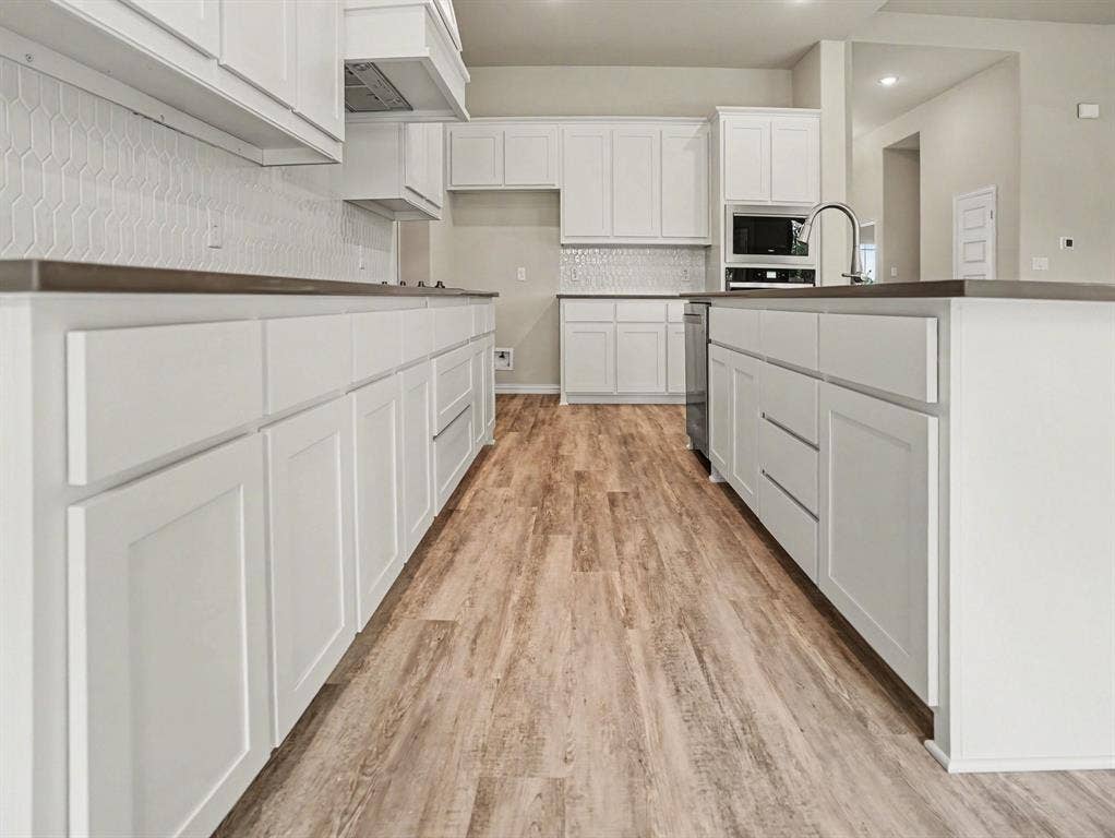 706 Alaina Drive, DeSoto, TX 75115