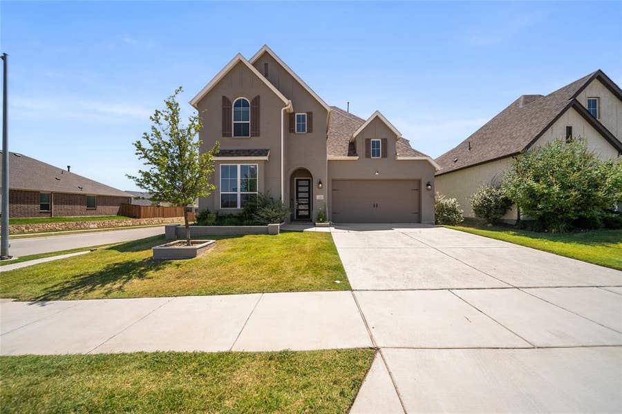 Property photo for 1060 Water Canna Drive, Justin, TX