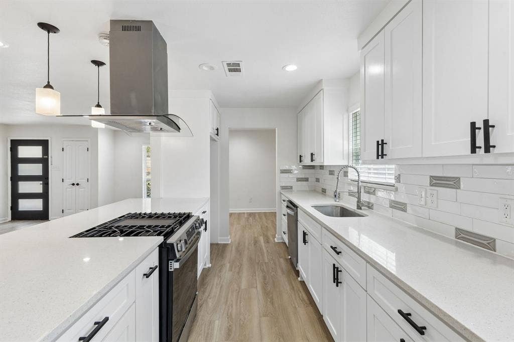 8148 Clear Springs Road, Dallas, TX 75240 8148 Clear Springs Road, Dallas, TX 75240