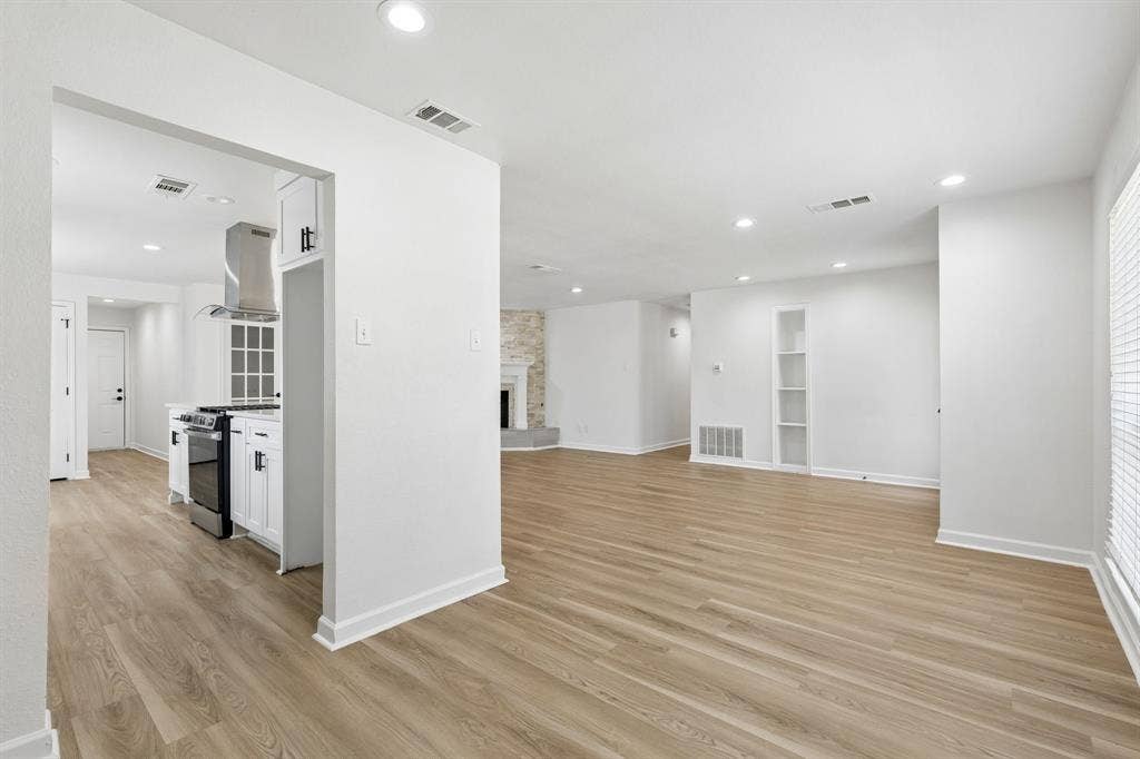 8148 Clear Springs Road, Dallas, TX 75240 8148 Clear Springs Road, Dallas, TX 75240