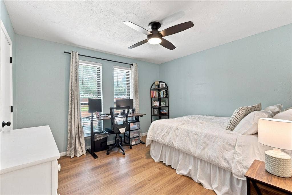 924 Thoreau Lane, Allen, TX 75002 Bedroom #2.