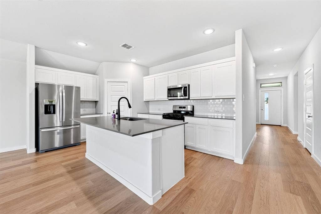 2120 Mossfield Lane, Forney, TX 75126 2120 Mossfield Lane, Forney, TX 75126