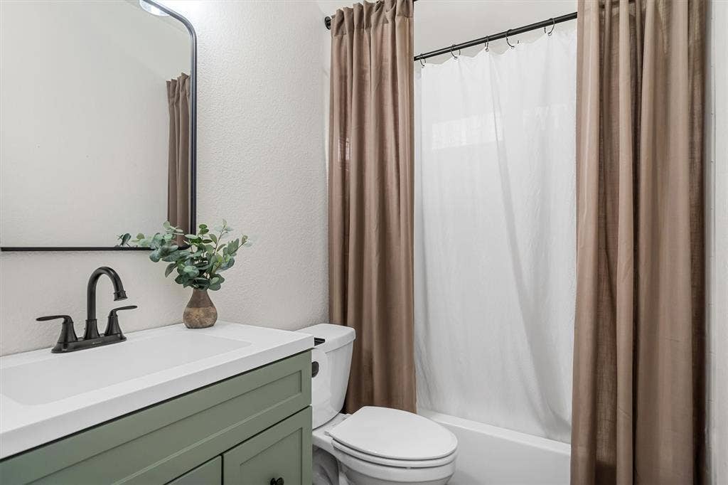 5924 Saddle Club Trail, McKinney, TX 75070 5924 Saddle Club Trail, McKinney, TX 75070