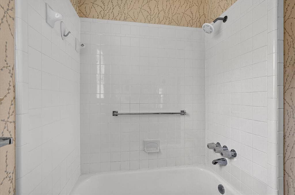203 Myrtle Avenue, Waxahachie, TX 75165