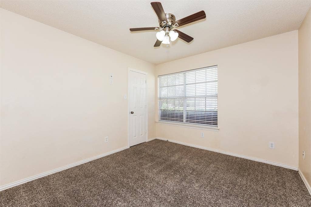 1909 Saint Nevis Drive, Mansfield, TX 76063
