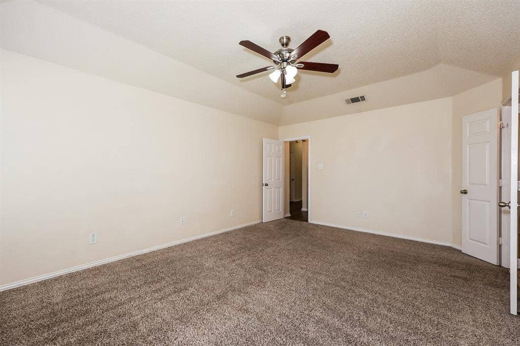 1909 Saint Nevis Drive, Mansfield, TX 76063
