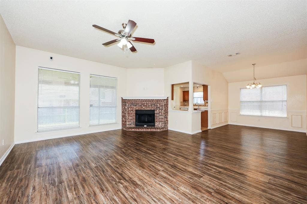 1909 Saint Nevis Drive, Mansfield, TX 76063