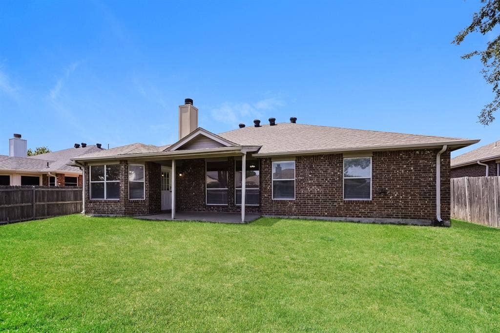 1909 Saint Nevis Drive, Mansfield, TX 76063