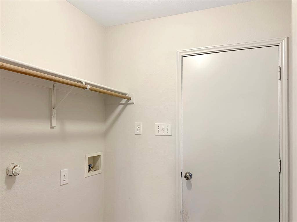 3457 Newgate Street, Midlothian, TX 76065 Laundry room with hookup for a washing machine
