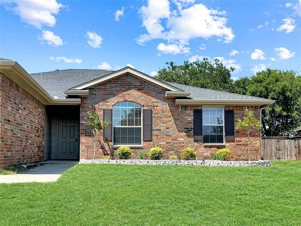 3457 Newgate Street, Midlothian, TX 76065 Welcome to your next home!