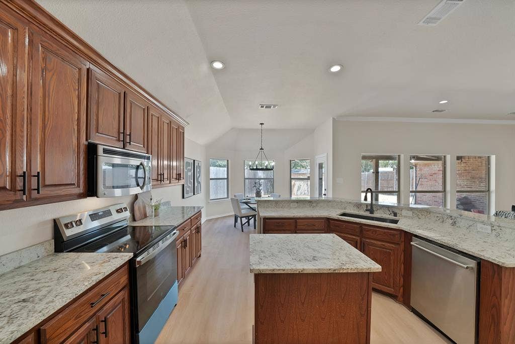 137 Hirth Drive, Crowley, TX 76036 137 Hirth Drive, Crowley, TX 76036